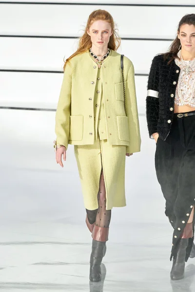Look 1